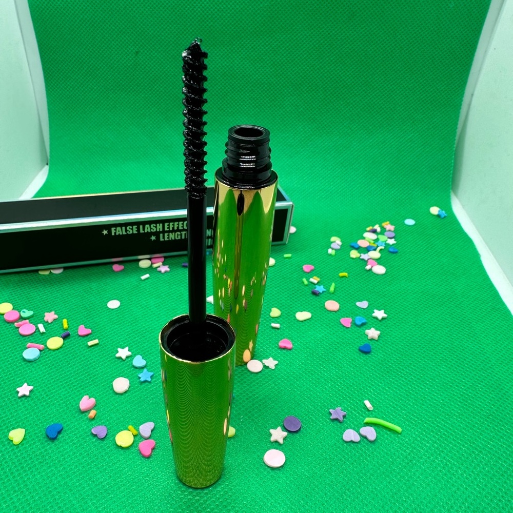 False Lash Effect (Mascara)